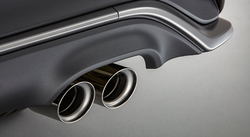 En la parte posterior destaca la doble salida de escape en acabado cromado. Foto: Toyota