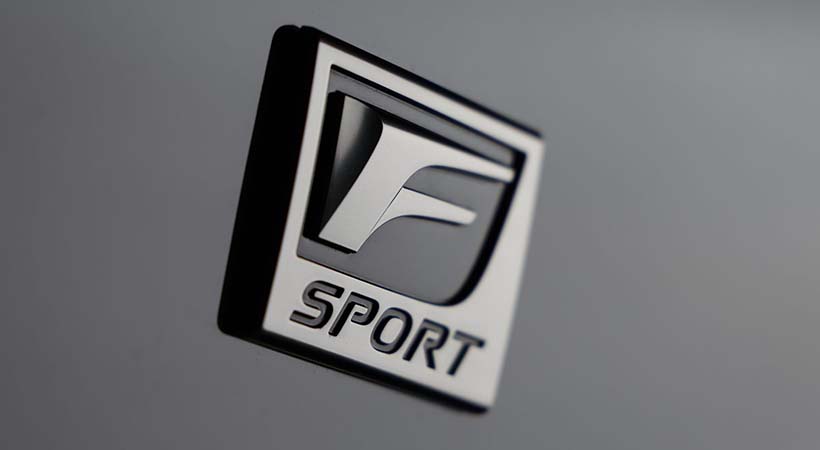 En el exterior se encuentran los emblemas F Sport. Foto: Lexus