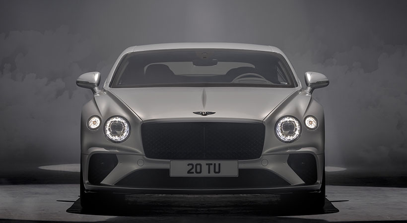 La parrilla frontal del auto cuenta con un tono más oscuro, diferenciando al Speed GT del Continental normal. Foto: Bentley