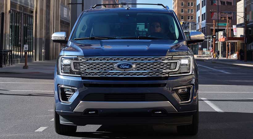 Pese a su tamaño, se deja llevar con suavidad. Es un vehículo que responde bien ante la aceleración y la frenada. Foto. Ford