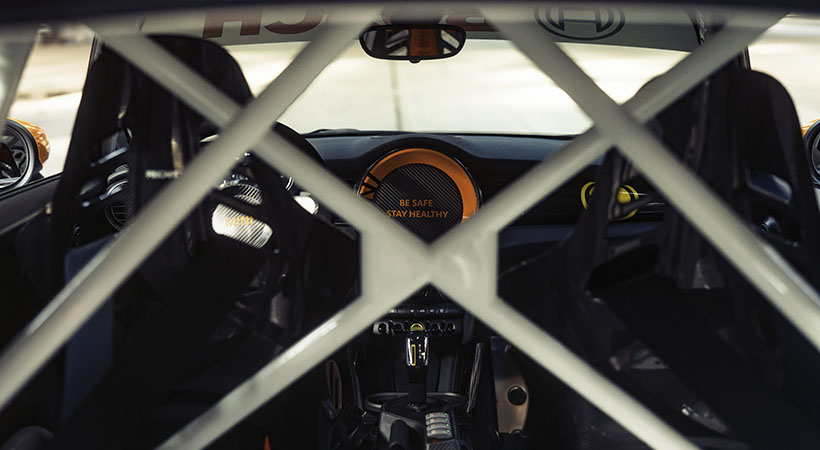 En el habitáculo se colocó una jaula antivuelco con especificaciones de la FIA. Foto: MINI