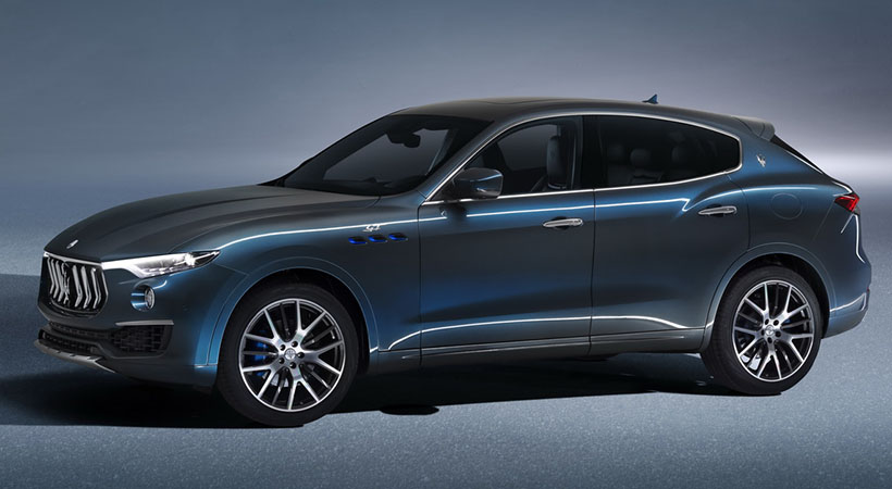 La versión de lanzamiento del nuevo Maserati Levante Hybrid estrena una nueva opción de color exterior metálico de tres capas, llamada Azzurro Astro, Foto: Maserati