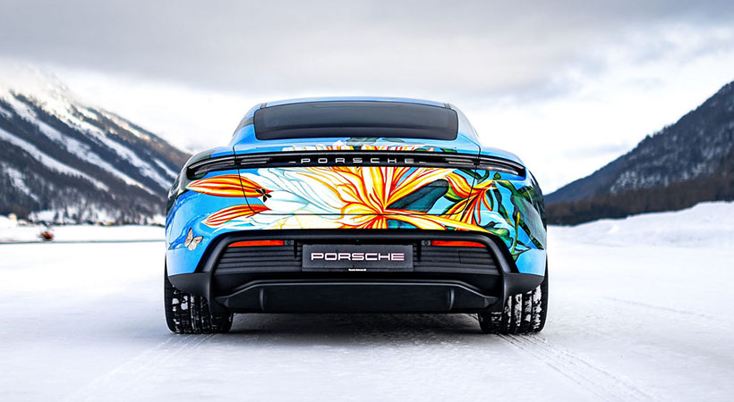 La envoltura del Porsche está basanda en la pintura 