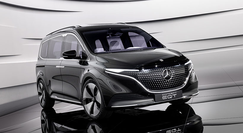 Al frente encontramos una gran parrilla negra con luces LED dispersas que ayuda a que la camioneta sea reconocible al instante como un vehículo eléctrico. Foto: Mercedes-Benz