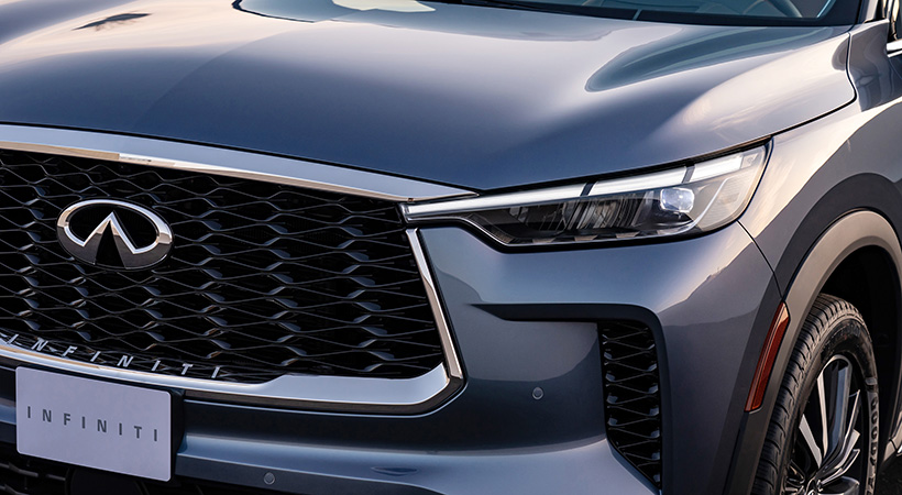 El frente mantiene el mismo diseño de los demás modelos de la familia premium. Foto: Infiniti