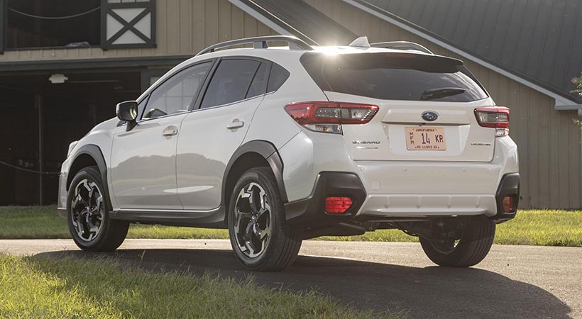 La suspensión absorbe bien las irregularidades del camino y los controles en el panel central son fáciles de ubicar y usar. Foto: Subaru