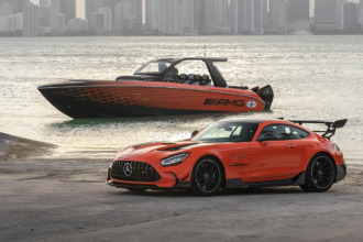 Cigarette 41’ Nighthawk AMG Black Series, el súper bote de 2,250 hp