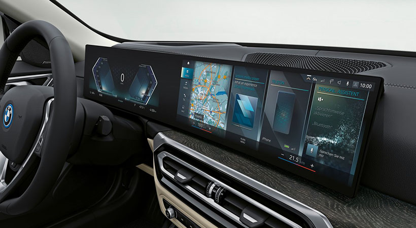 Este auto incluye el nuevo BMW Curved Display para el tablero de instrumentos y el sistema de infotenimiento, Foto: BMW