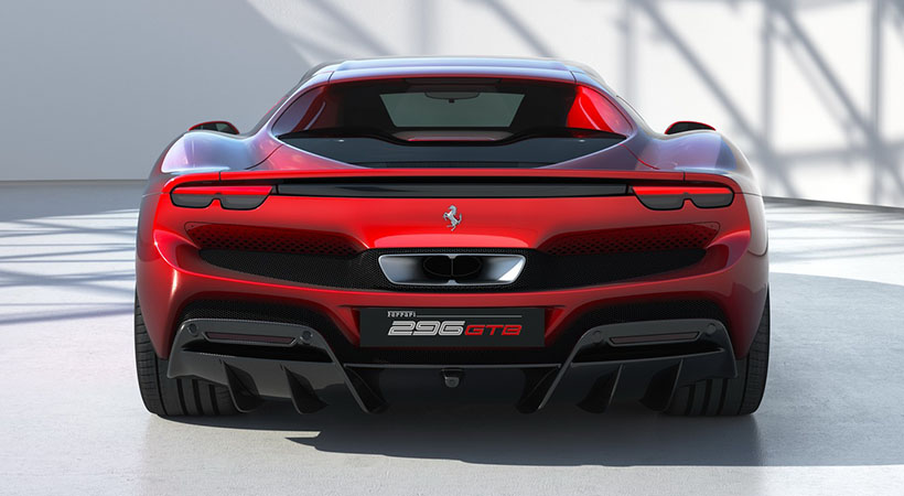 El V6 por sí solo genera 654 hp, cuando la asistencia eléctrica llega, el total se eleva a 819 hp y 546 lb/pie de torque. Foto: Ferrari