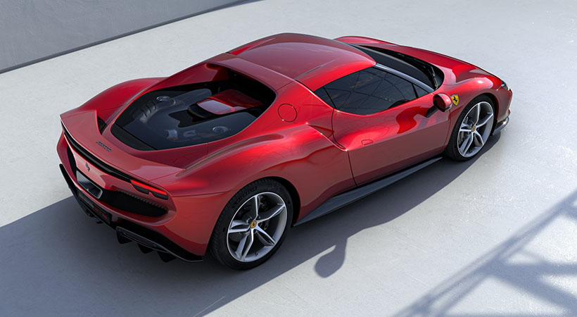 La influencia del SF90 en el diseño es clara, aunque el 296 GTB tiene su propia personalidad y estilo destacado. Foto: Ferrari