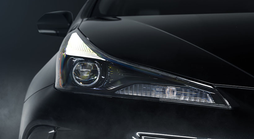 El interior de los faros fue pintado de color negro. Foto: Toyota