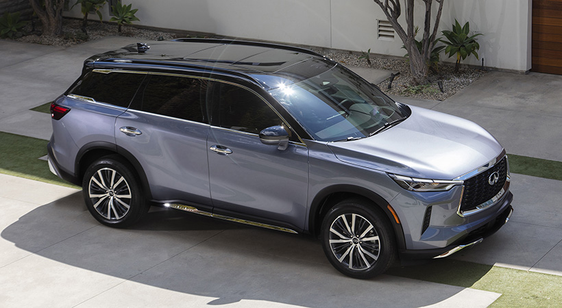 El exterior de Infiniti QX60 2022 se complementa con el enorme techo panorámico. Foto: Infiniti