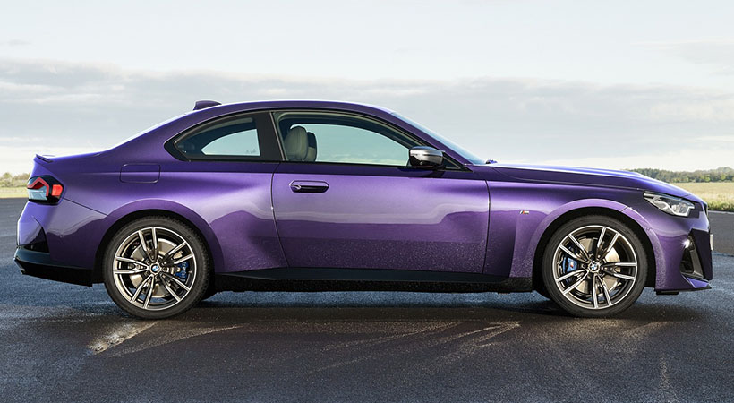 El BMW Serie 2 2022 es 4.3 pulgadas (109 mm) más largo, 2.6 pulgadas (66 mm) más ancho y 1 pulgada (25 mm) más bajo que antes