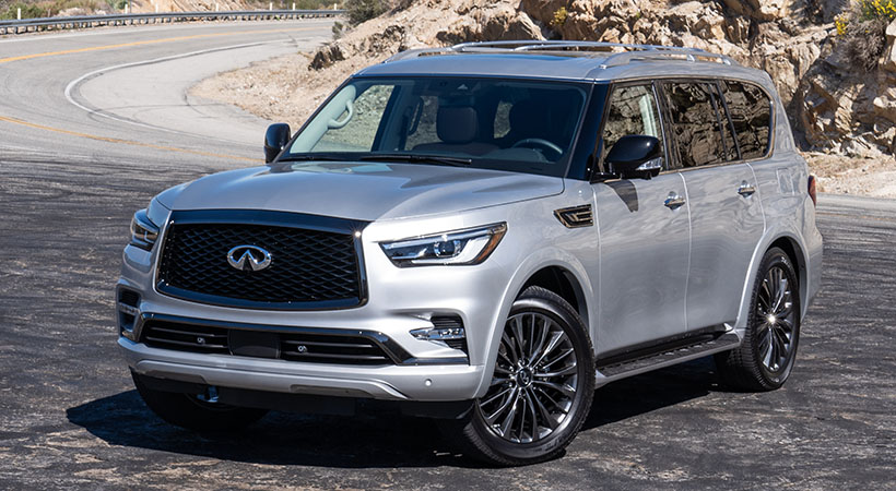Infiniti QX80 recibió hace poco tiempo una ligera actualización para refrescar su estilo, tanto interior como exterior. Foto: Infiniti