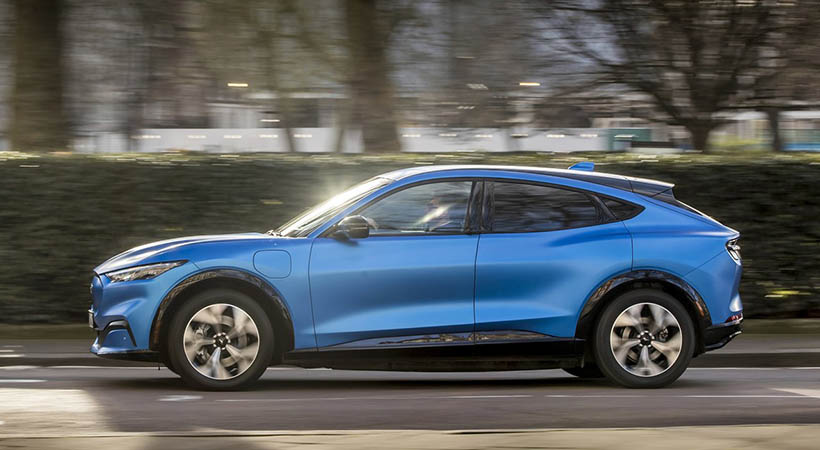 Al tratarse de un SUV eléctrico, no podemos compararlo con el potente motor de un Ford Mustang. Son dos conceptos muy distintos. Foto: Ford