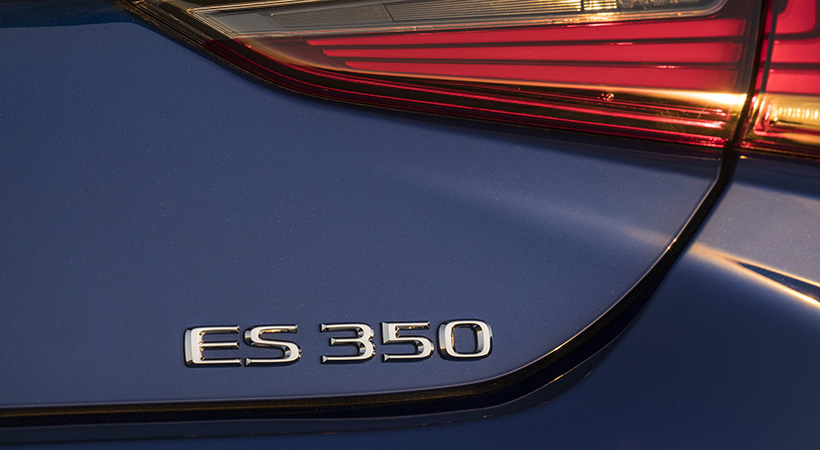 Esta es la versión más deportiva de este sedán. Foto: Lexus