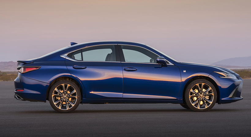 La caida del techo hacia la sección posterior le da una apariencia muy dinámica. Foto: Lexus