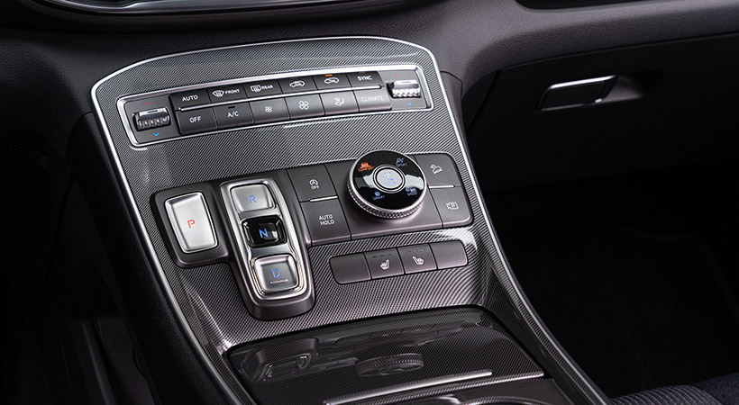 El selector de velocidades se encuentra en la consola central. Foto: Hyundai