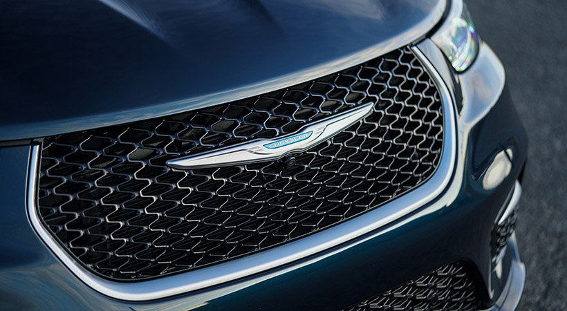 La versión 2021 ha sido refrescada con algunos cambios externos e internos. El más obvio, su parrilla frontal y el rediseño de las luces LED. Foto: Chrysler