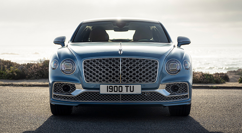 llama la atención la presencia de una parrilla delantera “Doble Diamond” y una rejilla inferior cromada. Foto: Bentley