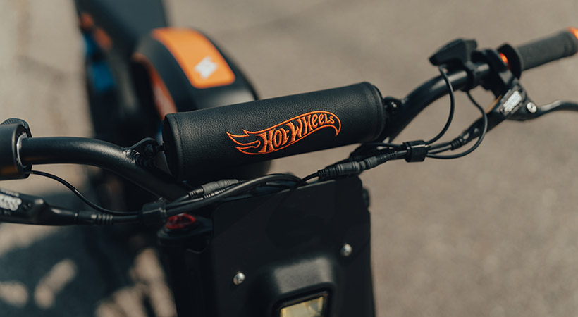 La parte estética de este modelo de edición especial corre a cargo de Hot Wheels. Foto: Super73Foto: Hot Wheels