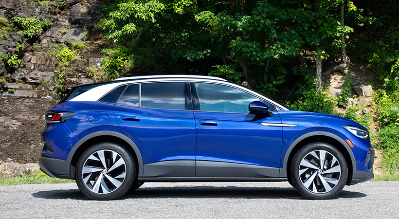 Visto de lado, el Volkswagen ID.4 presume una figura atlética. Foto: Volkswagen