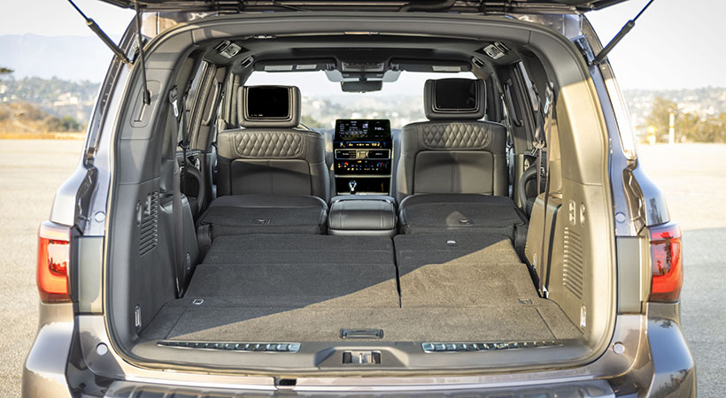 Con la tercera fila de asientos abatida, el espacio de almacenaje es de 49.6 pies cúbicos. Foto: Infiniti