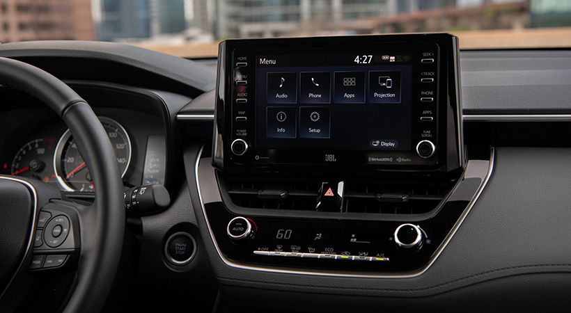 Tecnológicamente, el modelo cuenta como estándar con una pantalla digital de 4.2 pulgadas para el cuadro de instrumentos. Foto: Toyota