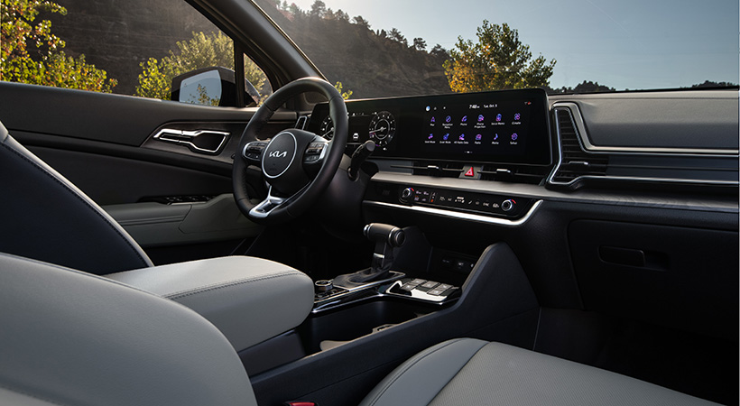 El interior cuenta con mayor tecnología y confort. Foto: Kia