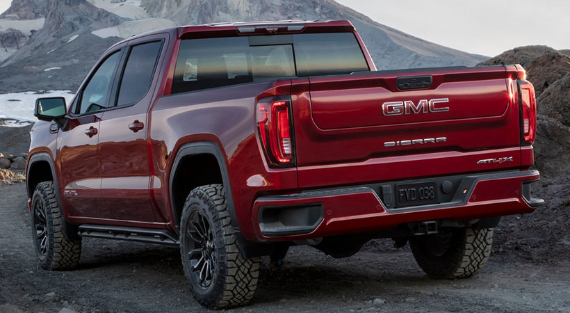 La AT4X mezcla el V8 de 6.2 litros con una suspensión de largo recorrido, resortes únicos y un juego de amortiguadores Multimatic DSSV