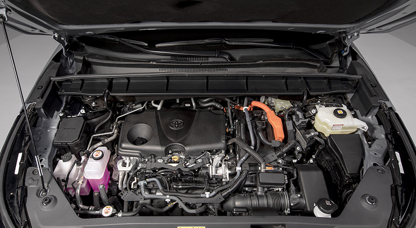 Bajo el  capó encontramos un conjunto propulsor con tecnología híbrida. Foto: Toyota