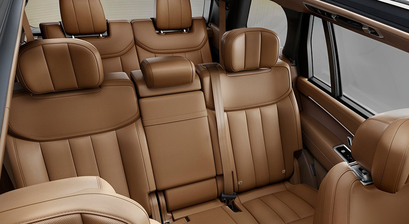 La versión LWB contará con tres filas de asientos. Foto: Land Rover