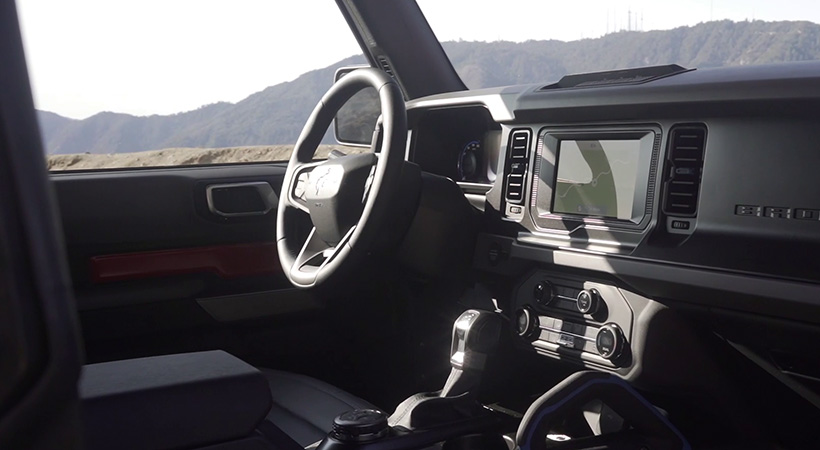 En el habitáculo, podemos destacar los acabados de gran calidad, comenzando con los asientos tapizados en tela o vinilo de manera opcional. Foto: Nicholas Colt