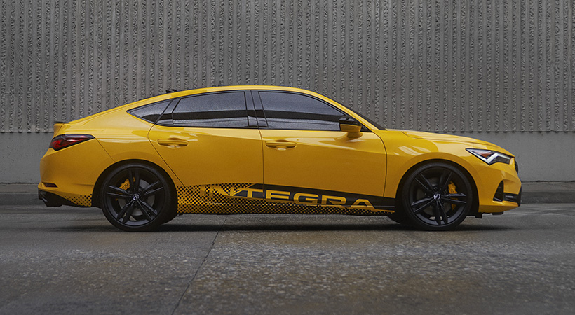 La vista lateral es la más deportiva, con una caída de la línea del techo muy acusada. Foto: Acura