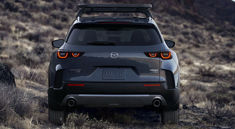 La Mazda CX-50 2022 se ofrecerá con versiones de aspiración natural y turboalimentadas del motor Skyactiv-G de cuatro cilindros y 2.5 litros y una versión híbrida. Foto: Mazda