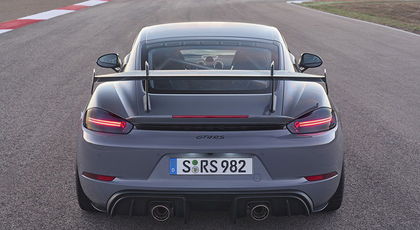 El alerón trasero es la pieza más llamativa, pero toda la carrocería cuenta con mejoras aerodinámicas. Foto: Porsche