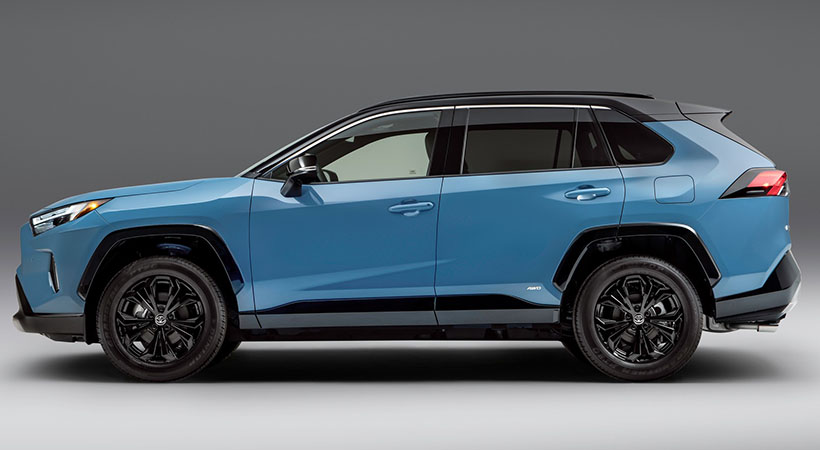 Más detalles sobre el equipamiento y motorización de la Toyota RAV4 2022 serán revelados el próximo mes. Foto: Toyota