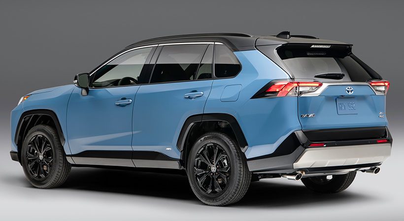 La Toyota RAV4 2022 cuenta con una nueva versión SE Hybrid que es más deportiva que la híbrida normal. Foto: Toyota