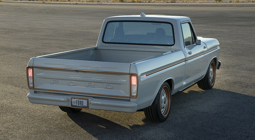 La Ford F-100 Eluminator, concebida y creada por el equipo de Ford Performace. Foto: Ford