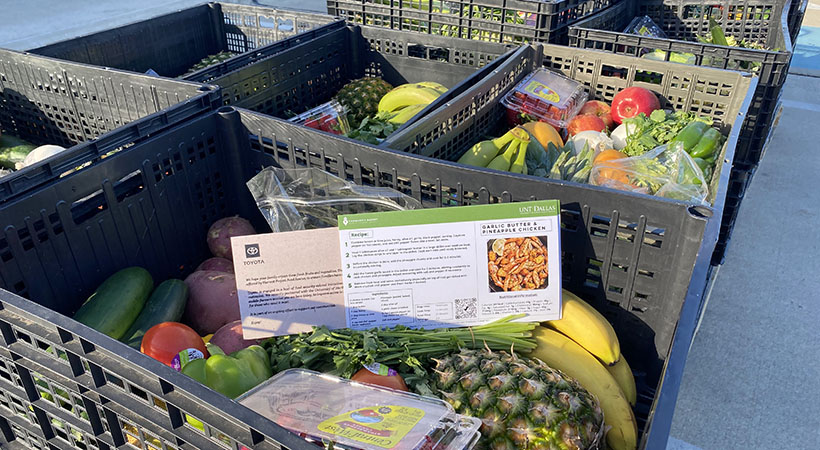 Toyota realizó una gran donación de vegetales y productos frescos a la comunidad de West Dallas. Foto: Toyota