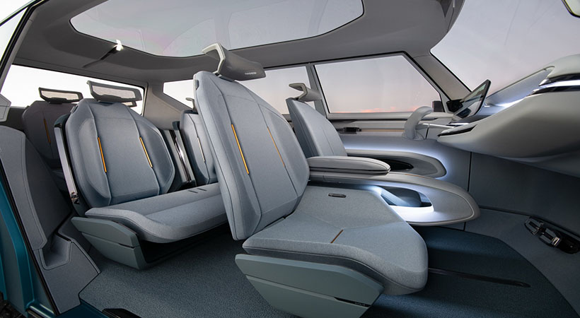 El interior es futurista, y aunque no veremos algo igual en un auto de producción, el diseño sí llegará a los autos de calle. Foto: Kia