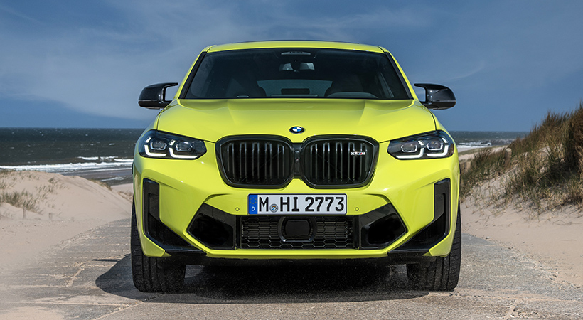 Al frente del BMW X4 M 2022 destaca la nueva parrilla de la  marca alemana, Foto: BMW