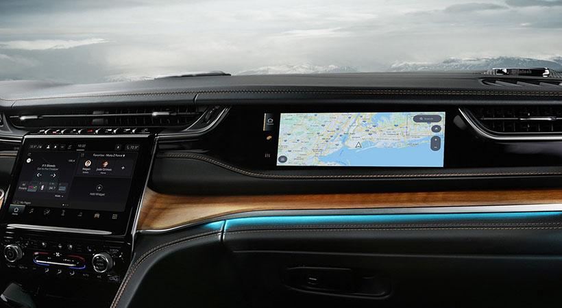 Una de las actualizaciones más importantes es la pantalla de infotenimiento para el pasajero. Foto: Jeep