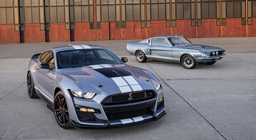 Ford Mustang GT500 Heritage Edition cuenta con franjas de competencia. Foto: Ford