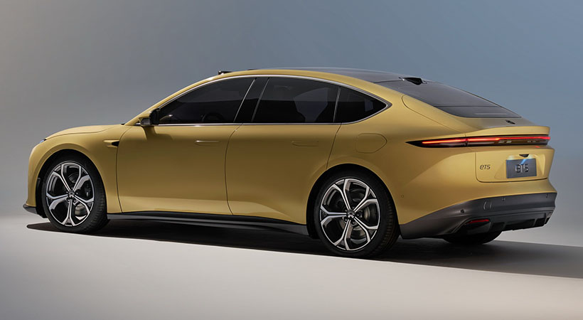 El ET5 viene con nueve esquemas de color exterior.  El Airspace Blue es el color NIO de 2022. Foto: NIO