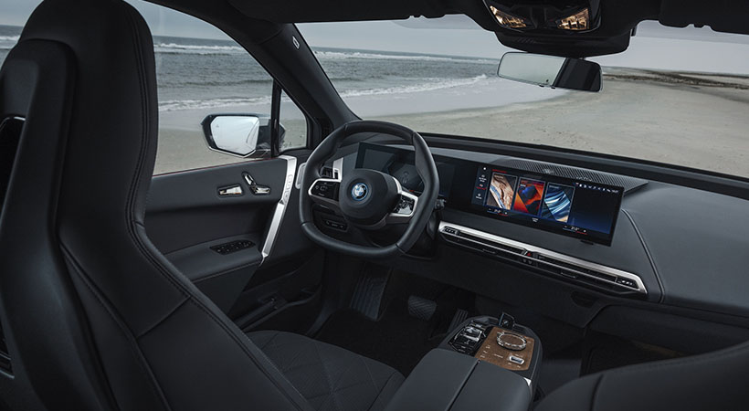El interior de la camioneta eléctrica aunque simple viene con cuanta tecnología es posible. Foto: BMW