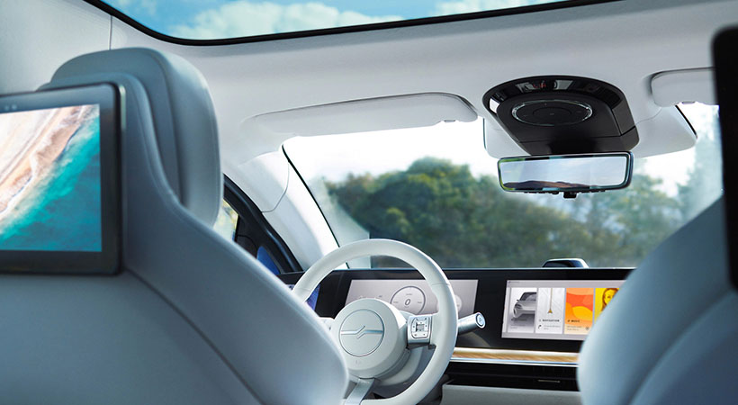 Gracias a la tecnología de Sony el auto con nueve pantallas es capaz hasta de reproducir juegos de PS5. foto: Sony