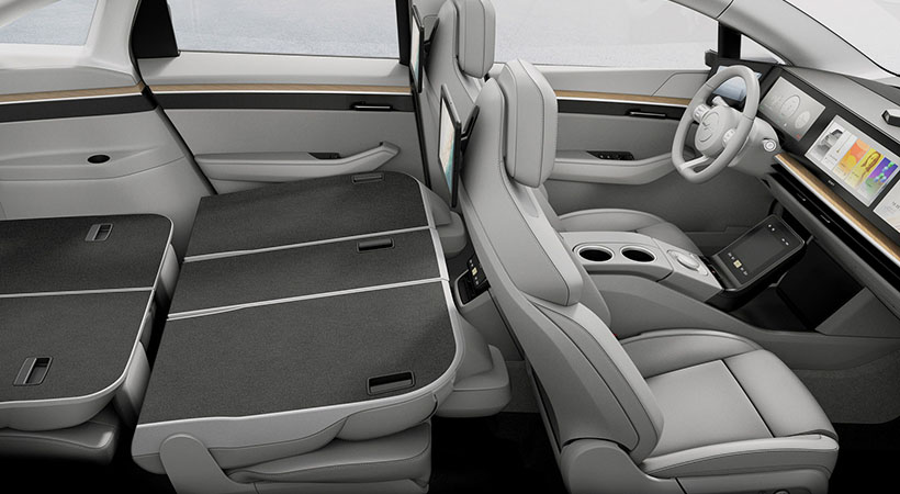 El interior ofrece tres filas de asientos con capacidad para 7 personas o gran espacio de carga. Foto: Sony