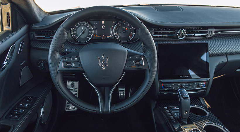 Los interiores de los coches creados por Fuoriserie cuentan con tapicería Zegna Pelletess. Foto: Maserati