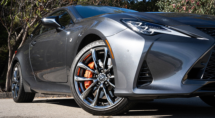 Los rines de este modelo son de color negro. Foto: Nicholas Colt